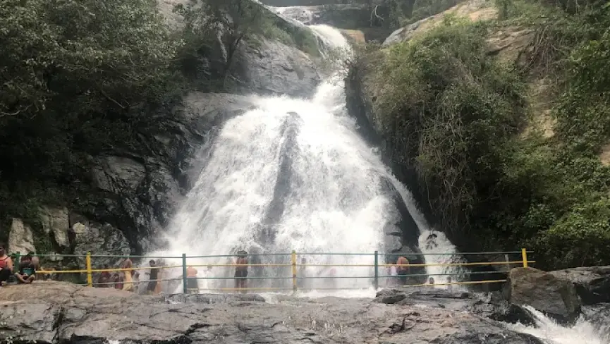 Kaviyaruvi Waterfalls