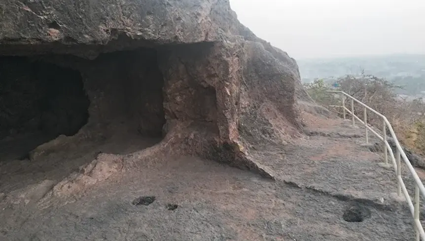 Talaja Caves