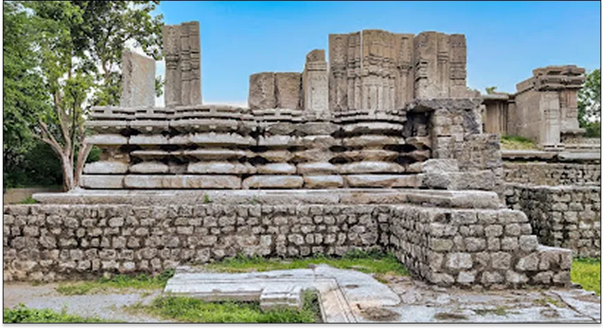 Trikutalayam Kakatiya Temple Nidigonda