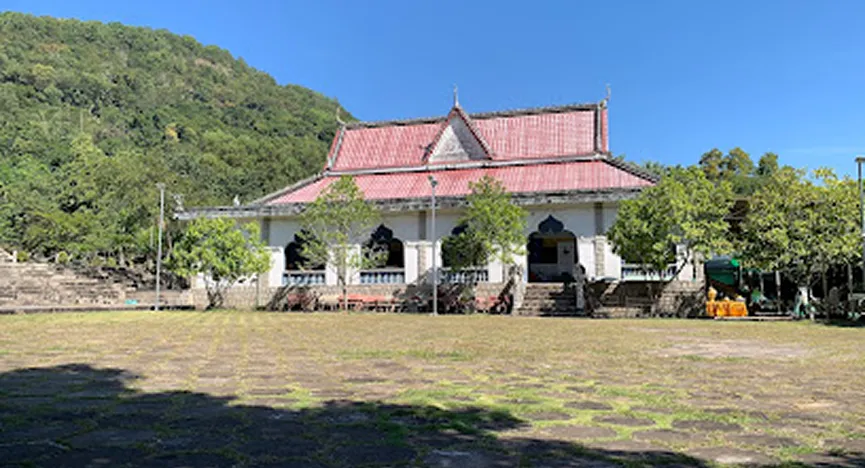 Wat Tuk Phos  Khmer pagoda