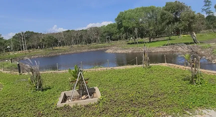 Bong Trang Public Beach